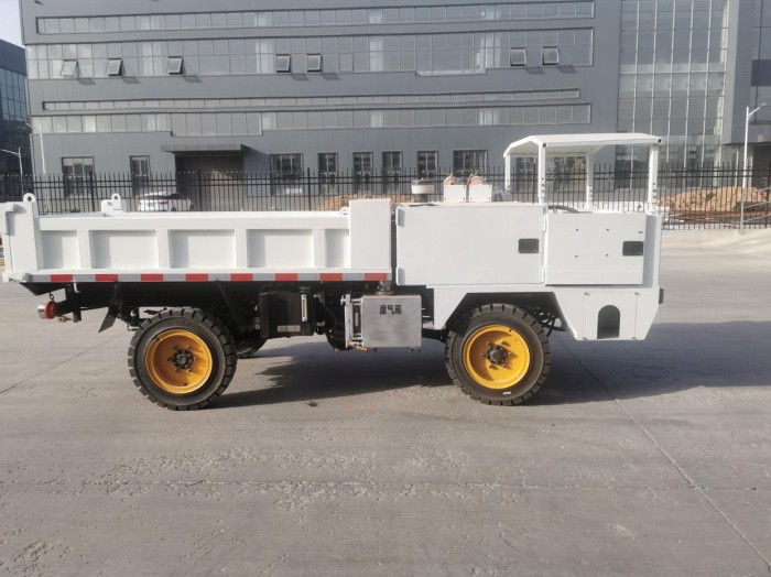WC1.8E防爆單向側(cè)座駕駛運輸車